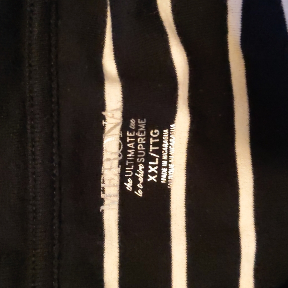 Merona XXL Tshirt black and white. - Picture 7 of 8